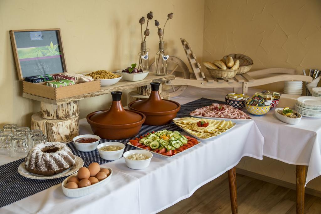 Hotel Sirakov Liptal Ngoại thất bức ảnh
